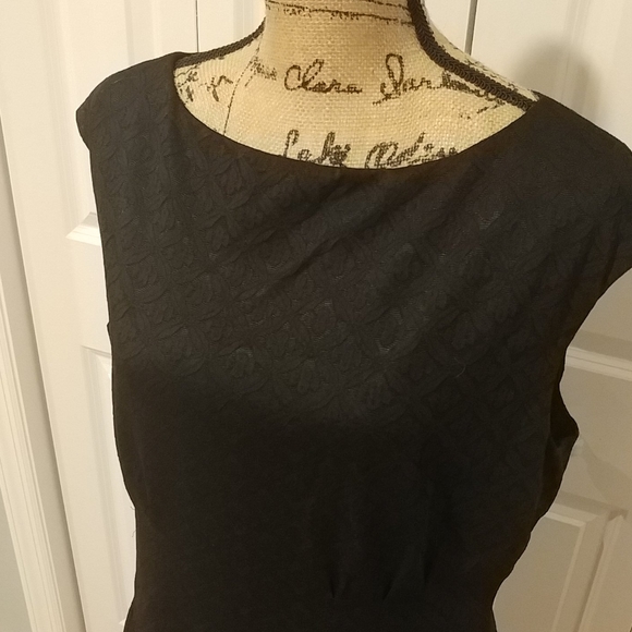 The perfect little black dress - Picture 2 of 8